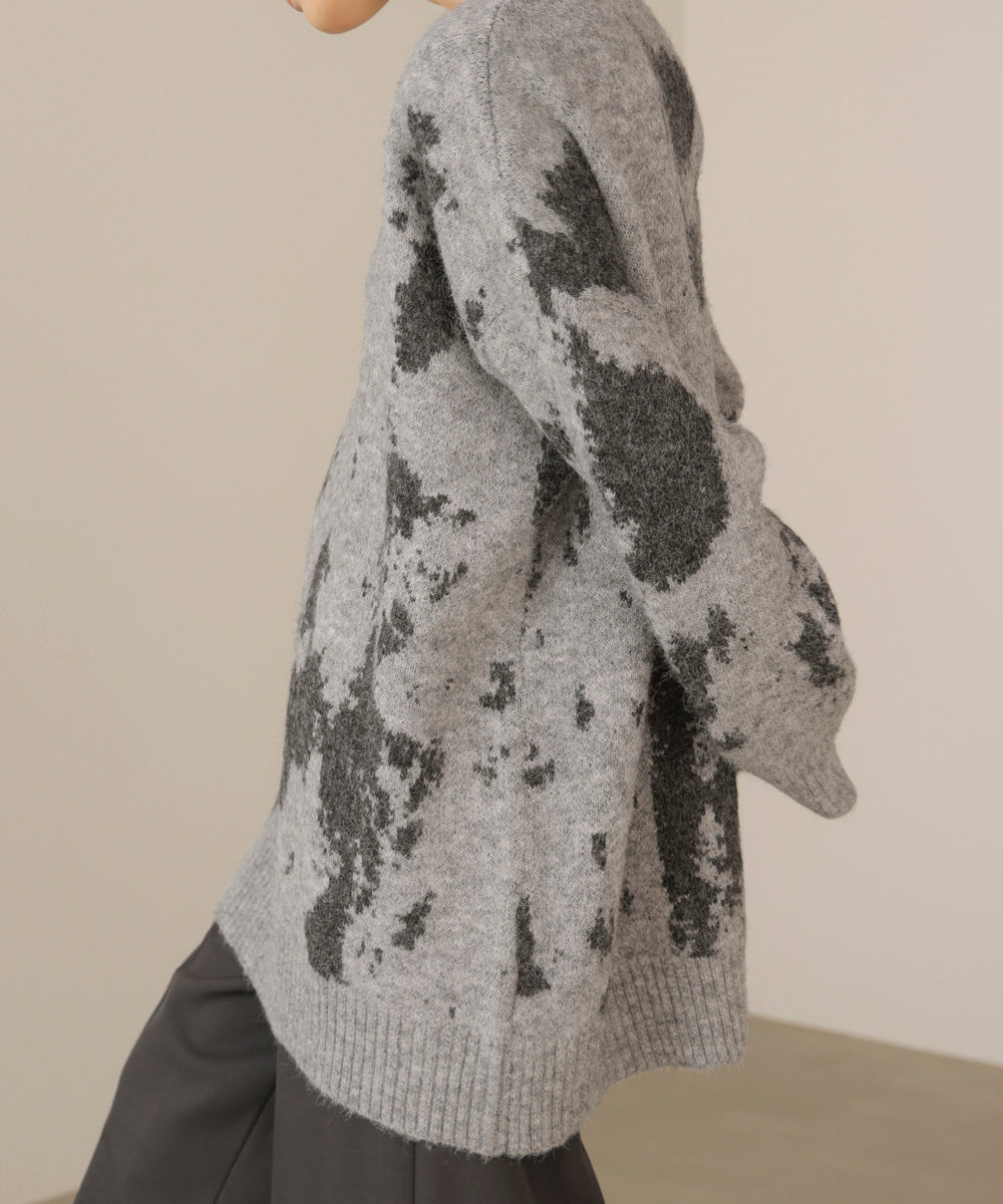 アブストラクト柄ニットプルオーバー