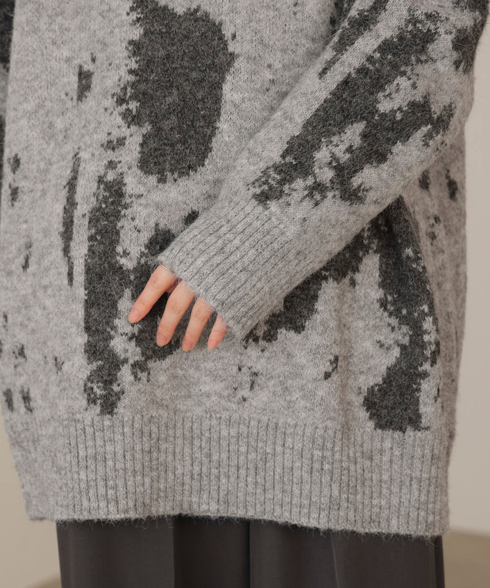 アブストラクト柄ニットプルオーバー