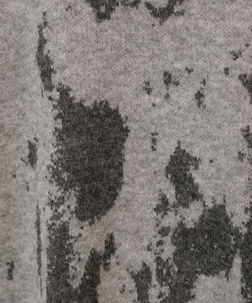 アブストラクト柄ニットプルオーバー