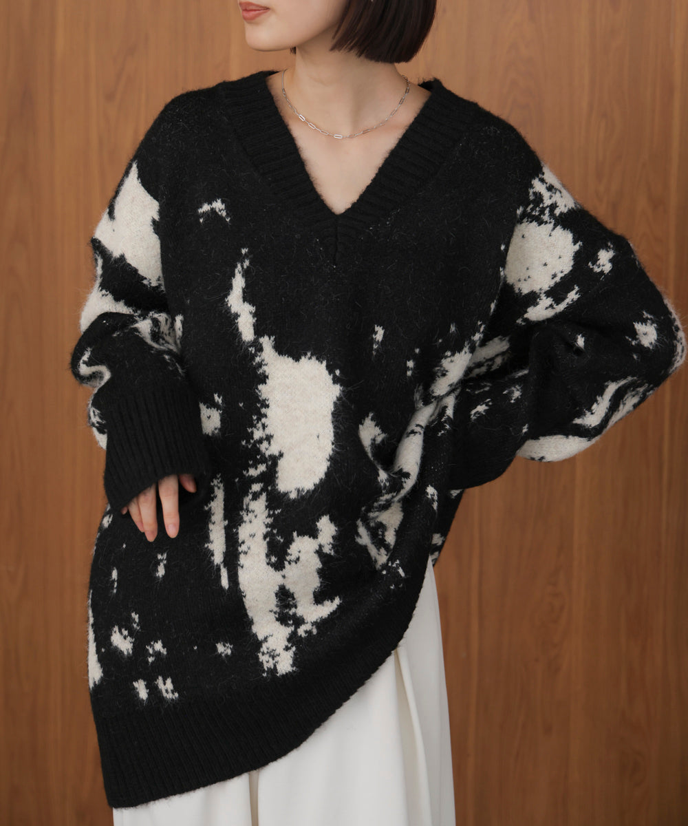アブストラクト柄ニットプルオーバー