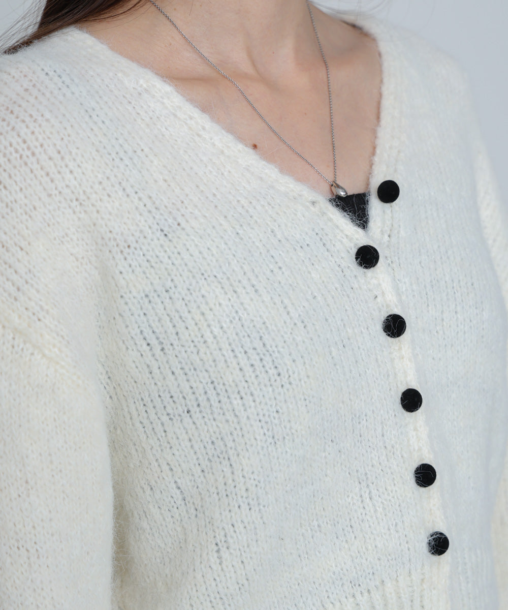 ショートシャギーくるみボタンカーディガン