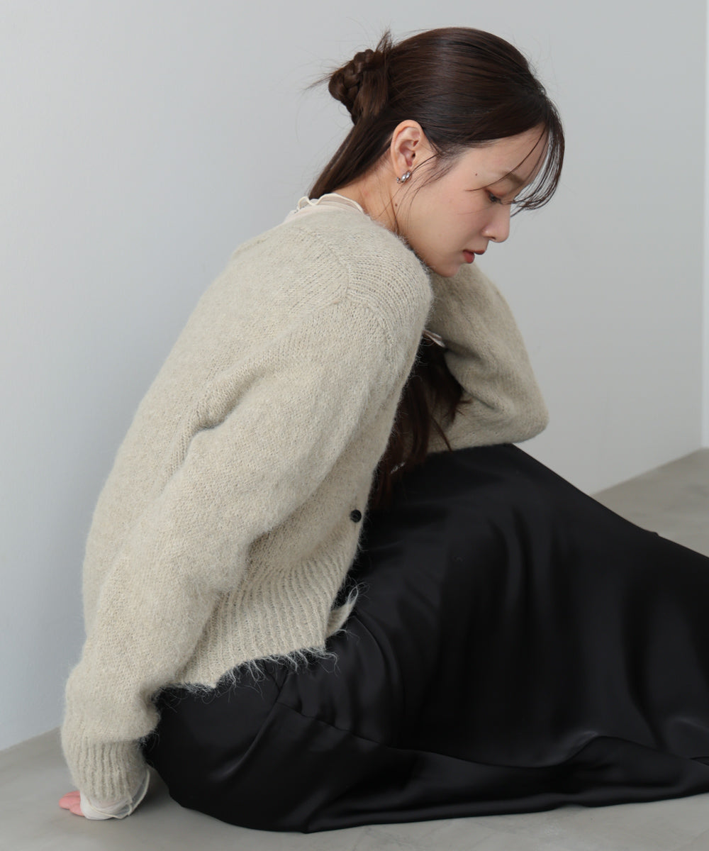 ショートシャギーくるみボタンカーディガン