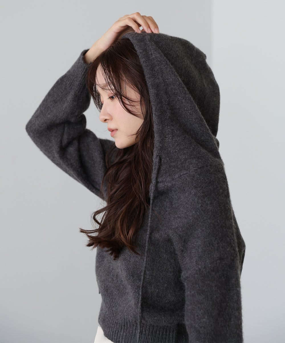 フーディーニットトップス