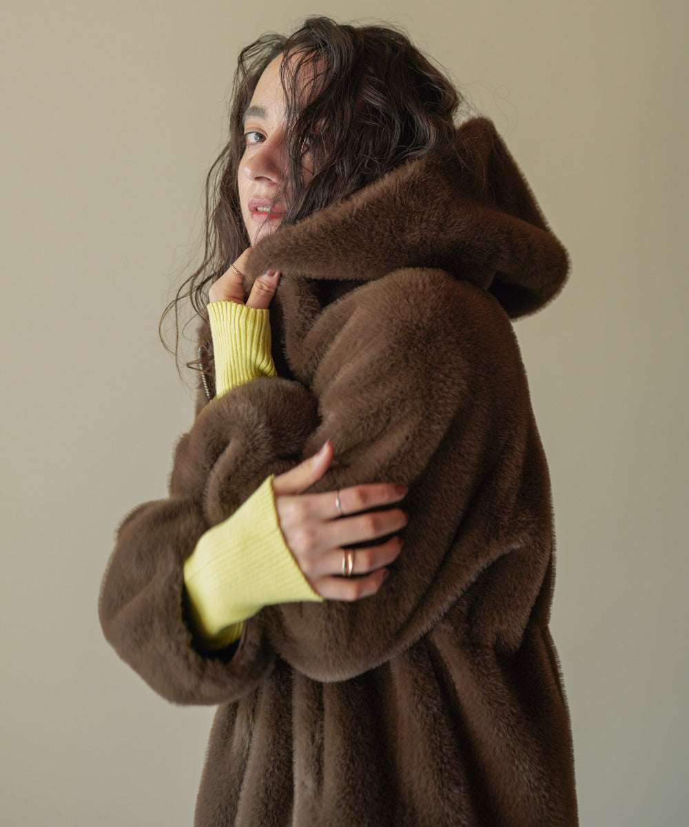 フェイクファーコート