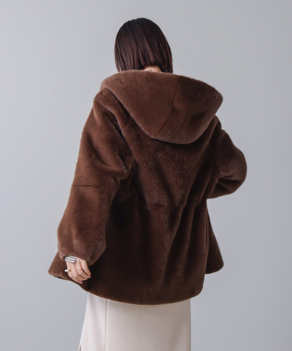 フェイクファーコート