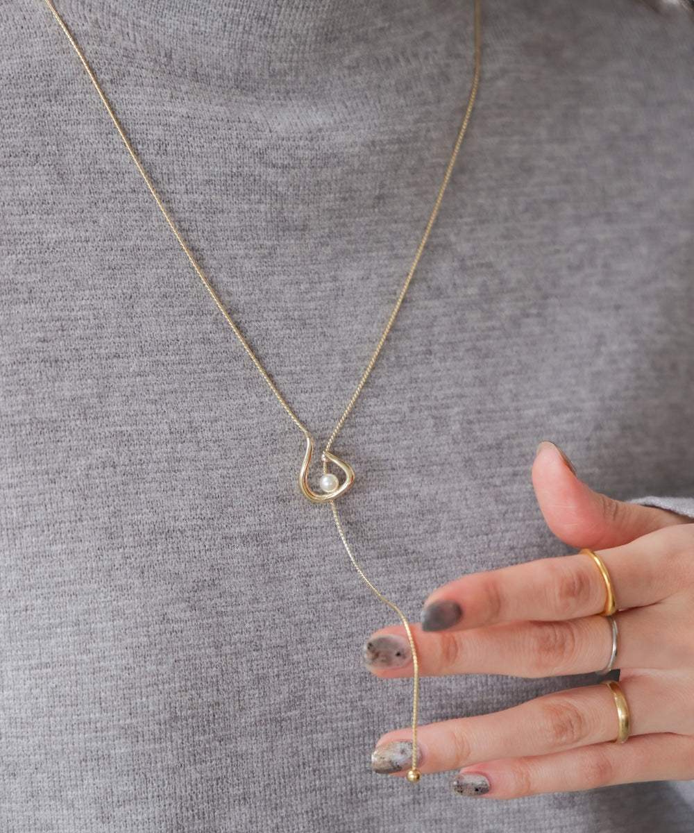 フックパールスライドネックレス