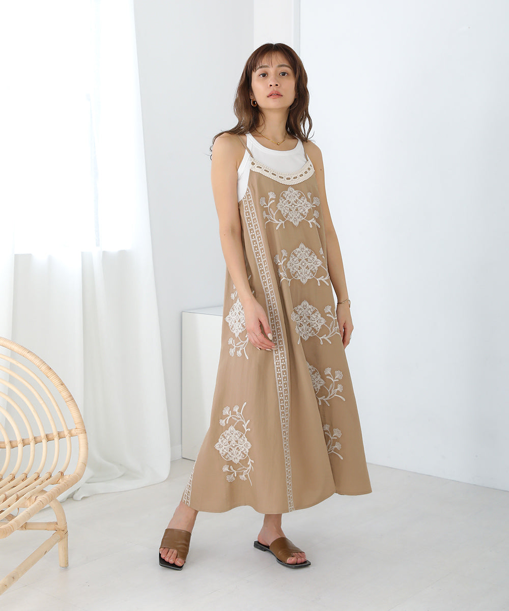 BouJeloud ボタニカル刺繍キャミワンピース