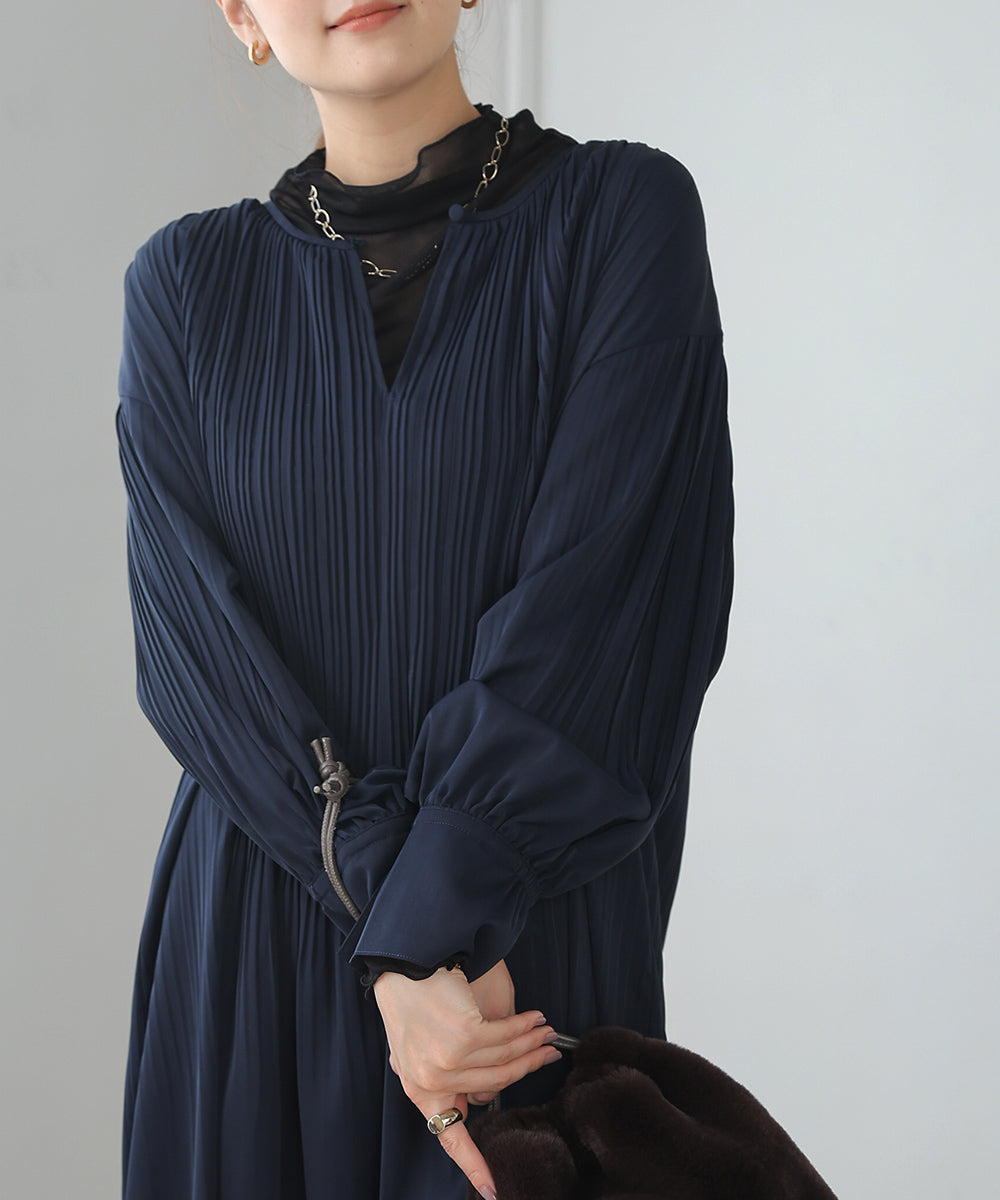 消しプリーツワンピース