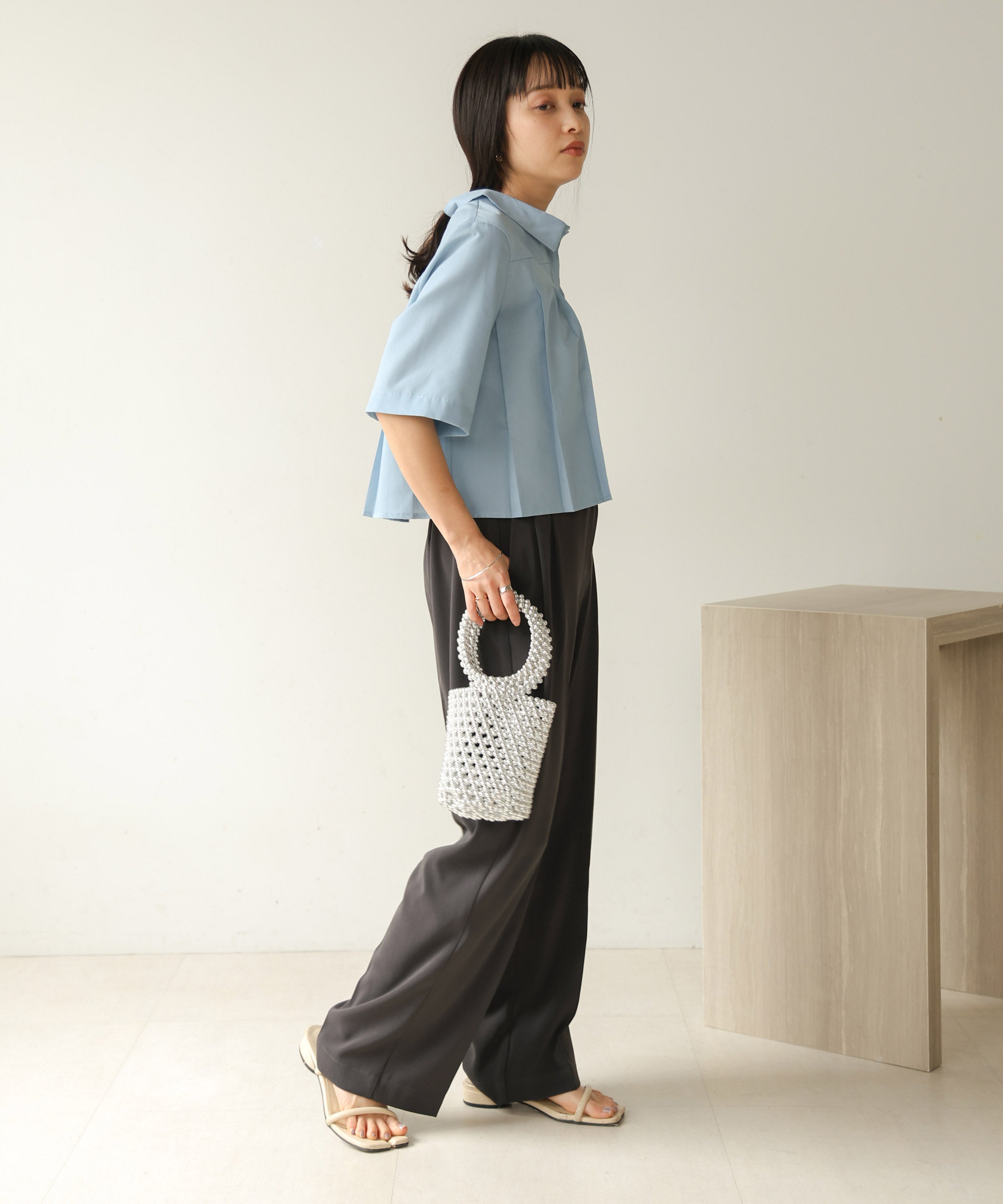 プリーツシャツブラウス