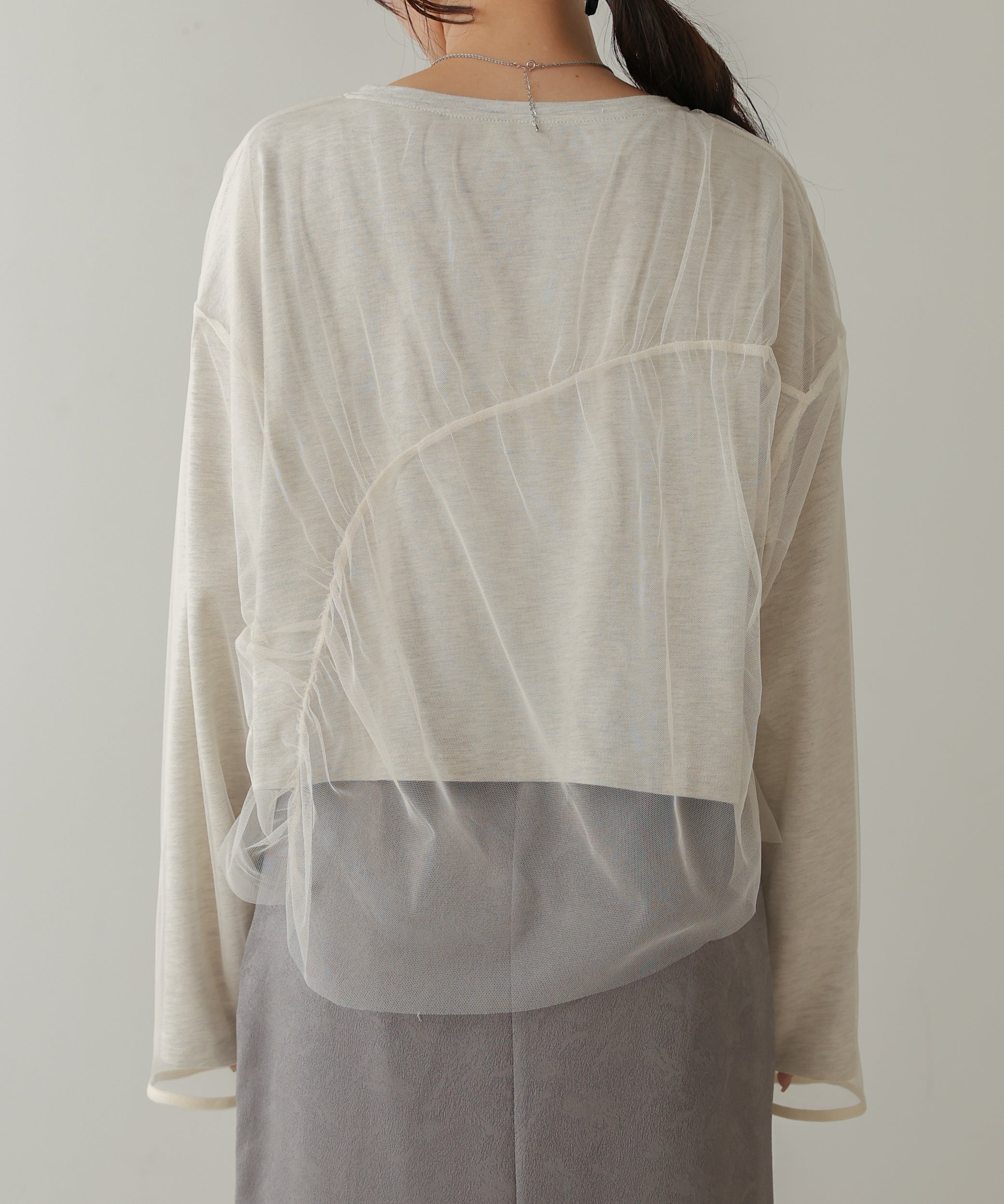 チュールレイヤードトップス
