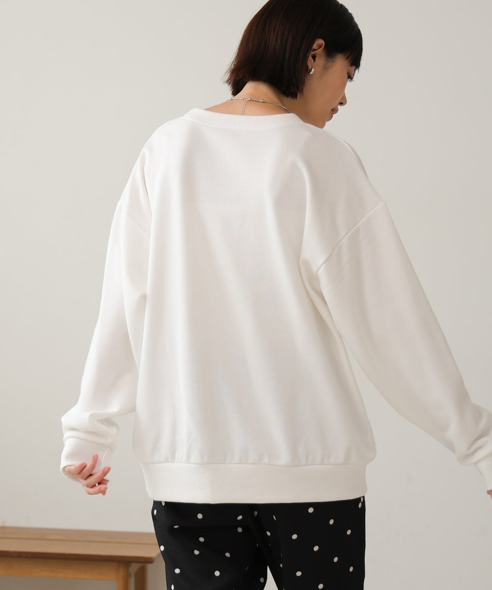 箔プリント裏毛プルオーバー