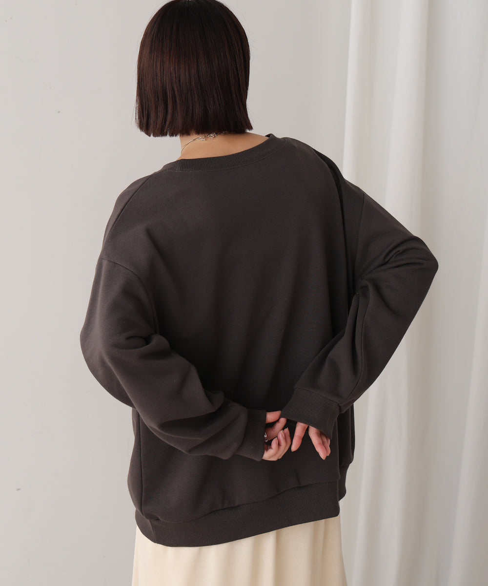 箔プリント裏毛プルオーバー