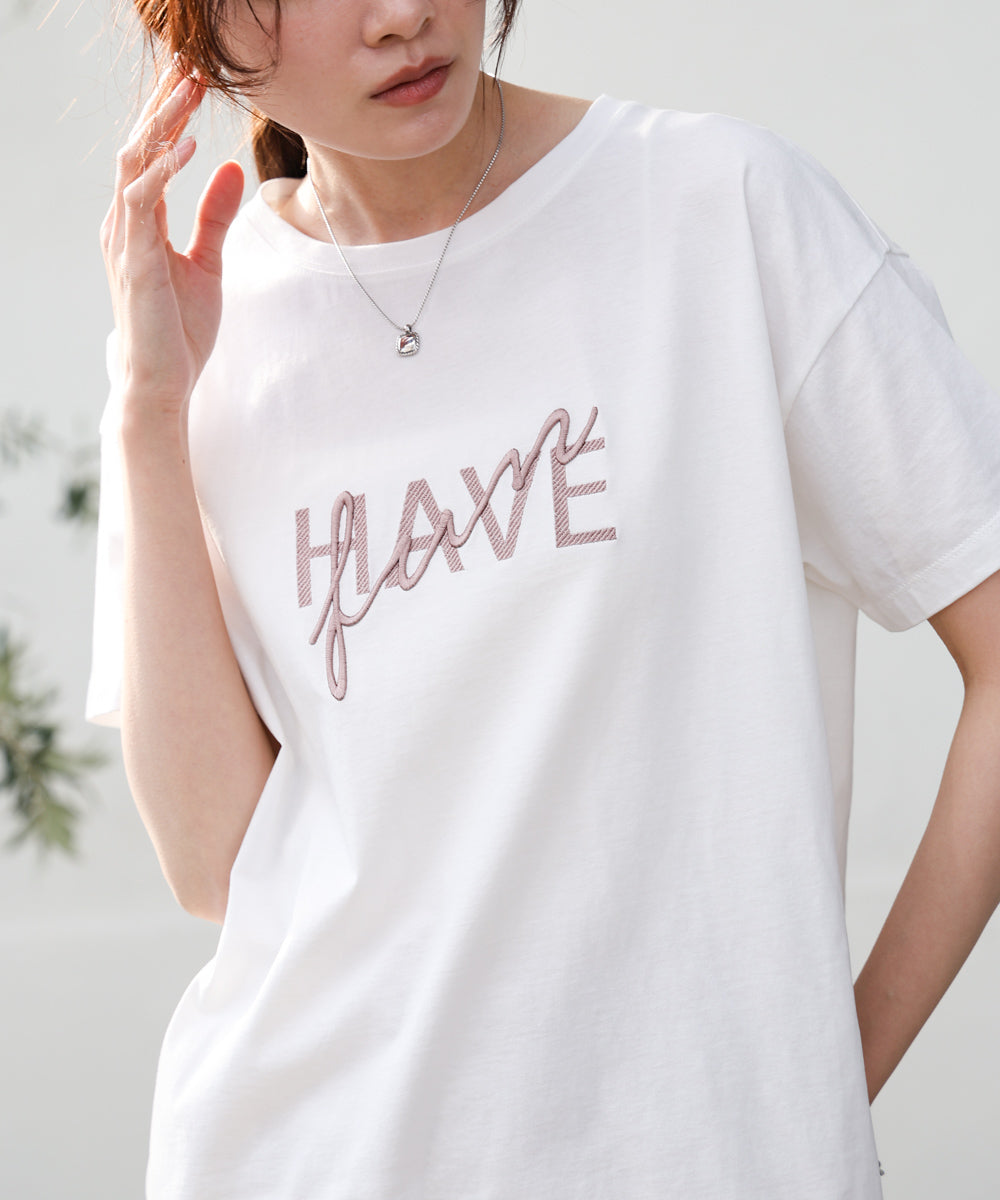 ロゴ刺繍デザインTシャツ