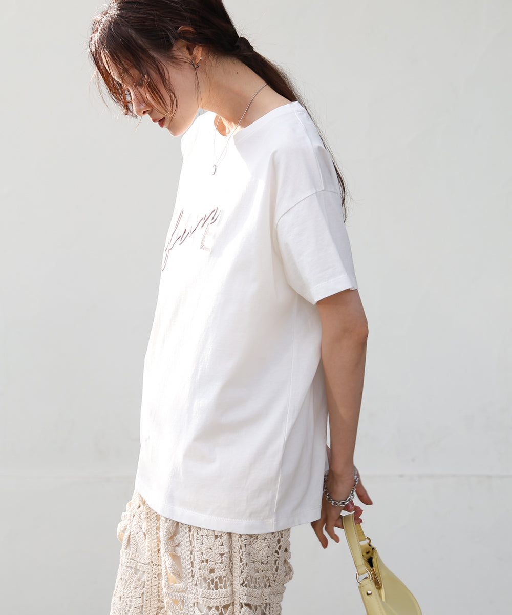 ロゴ刺繍デザインTシャツ