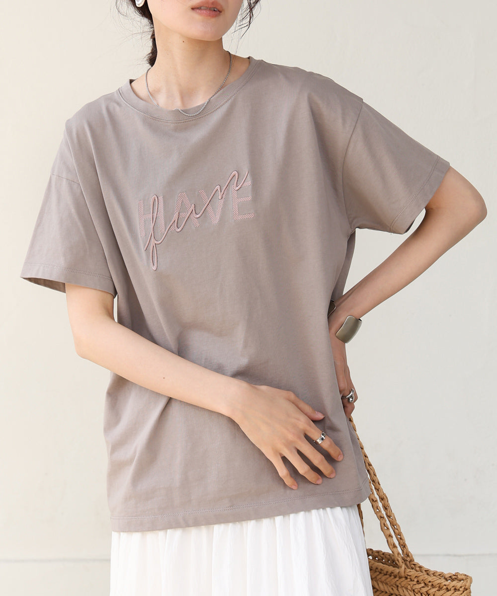 ロゴ刺繍デザインTシャツ