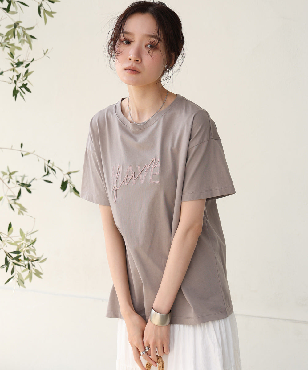 ロゴ刺繍デザインTシャツ