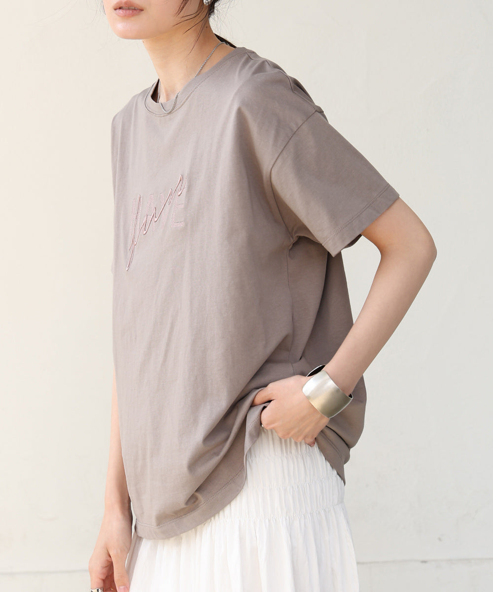 ロゴ刺繍デザインTシャツ