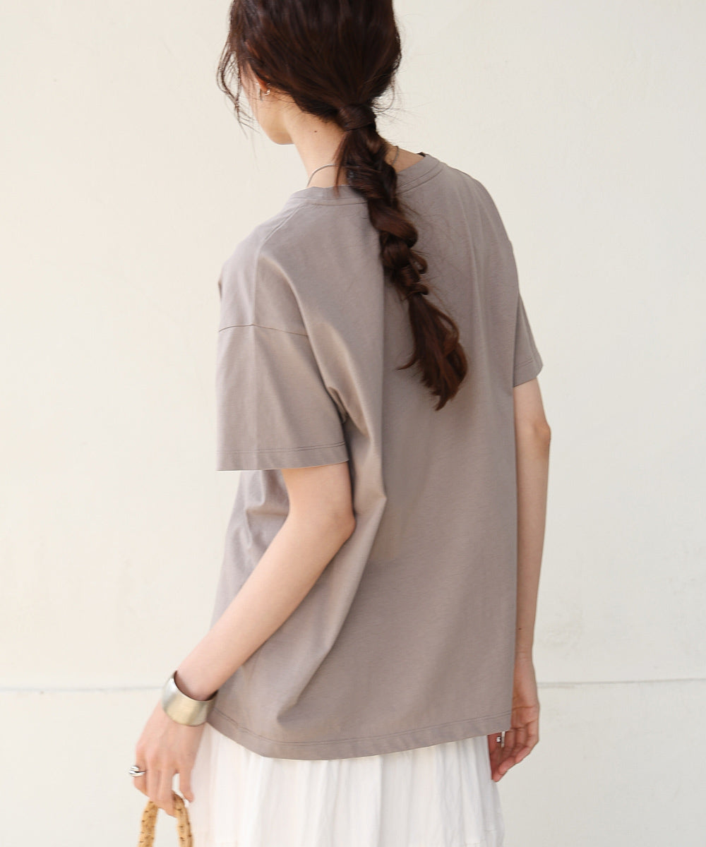 ロゴ刺繍デザインTシャツ