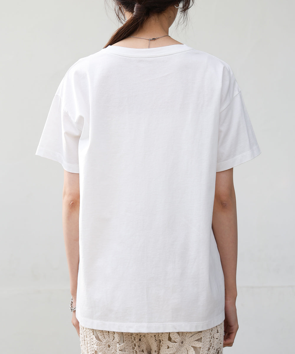 ロゴ刺繍デザインTシャツ