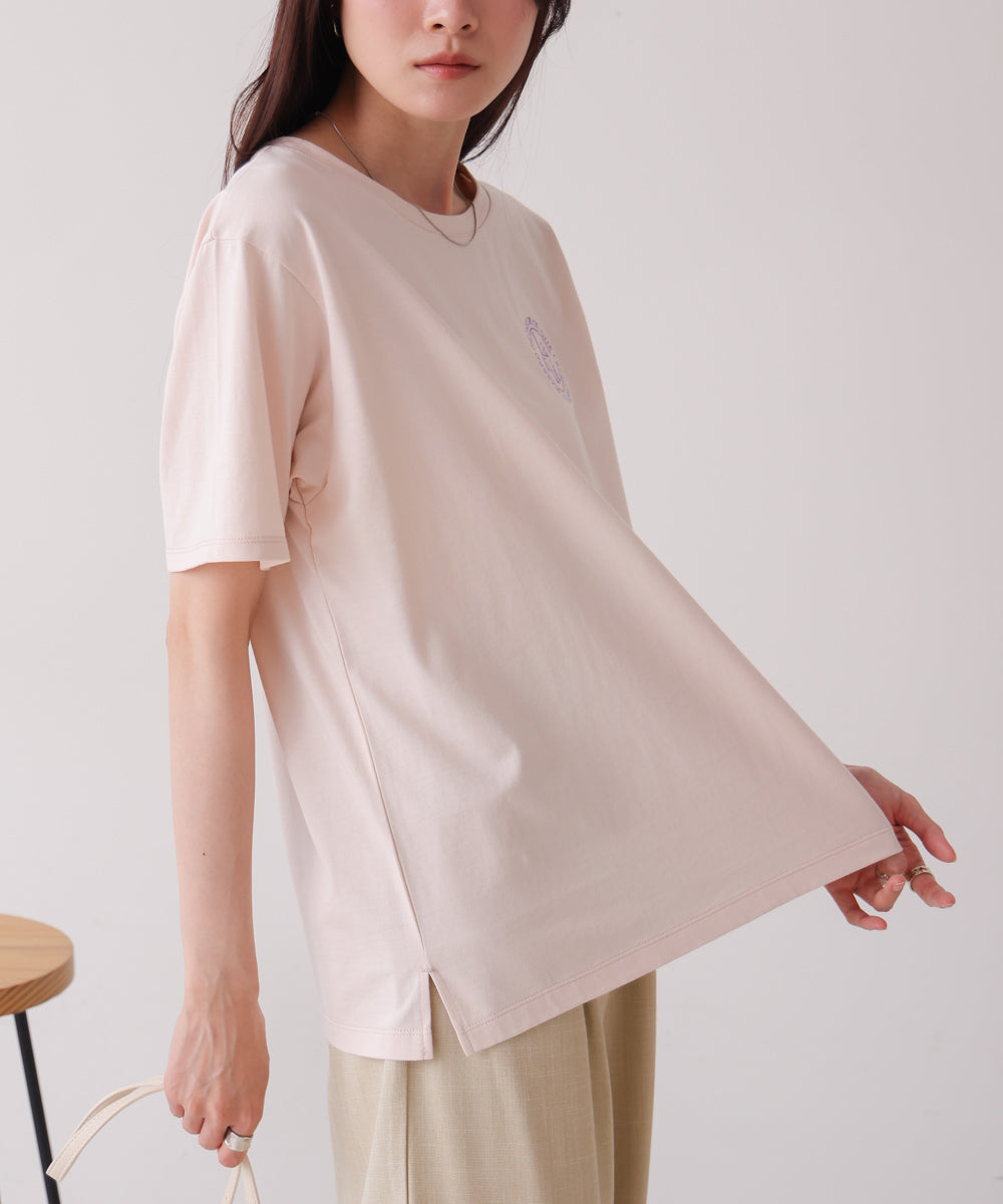 バックロゴ刺繍Tシャツ
