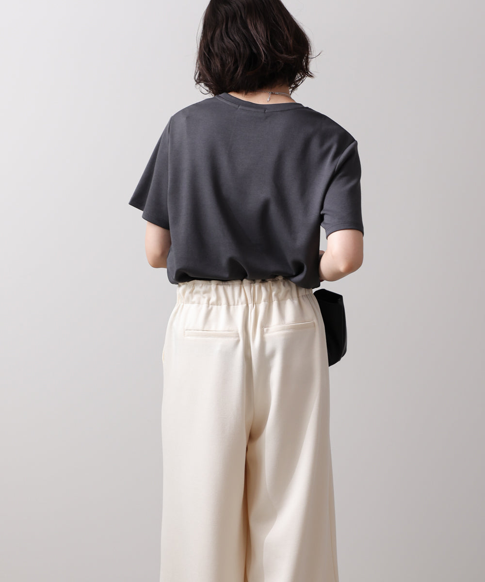 刺繍ロゴプルオーバー