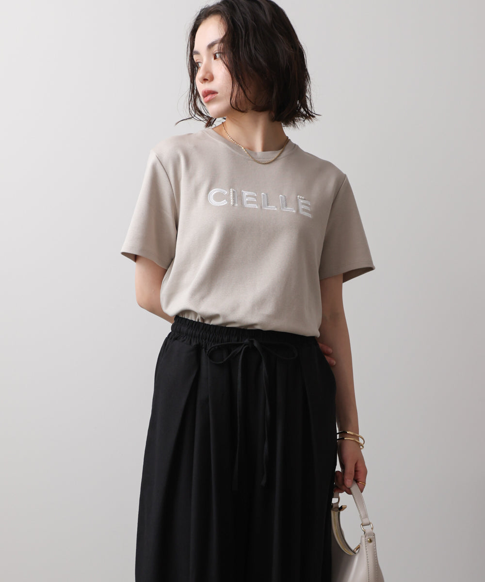 刺繍ロゴプルオーバー