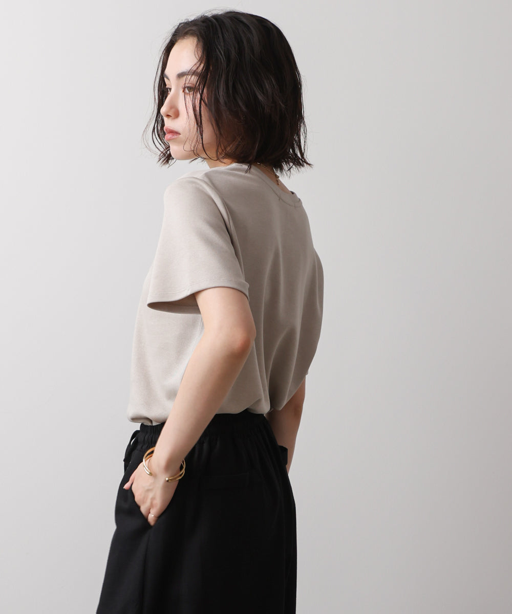 刺繍ロゴプルオーバー