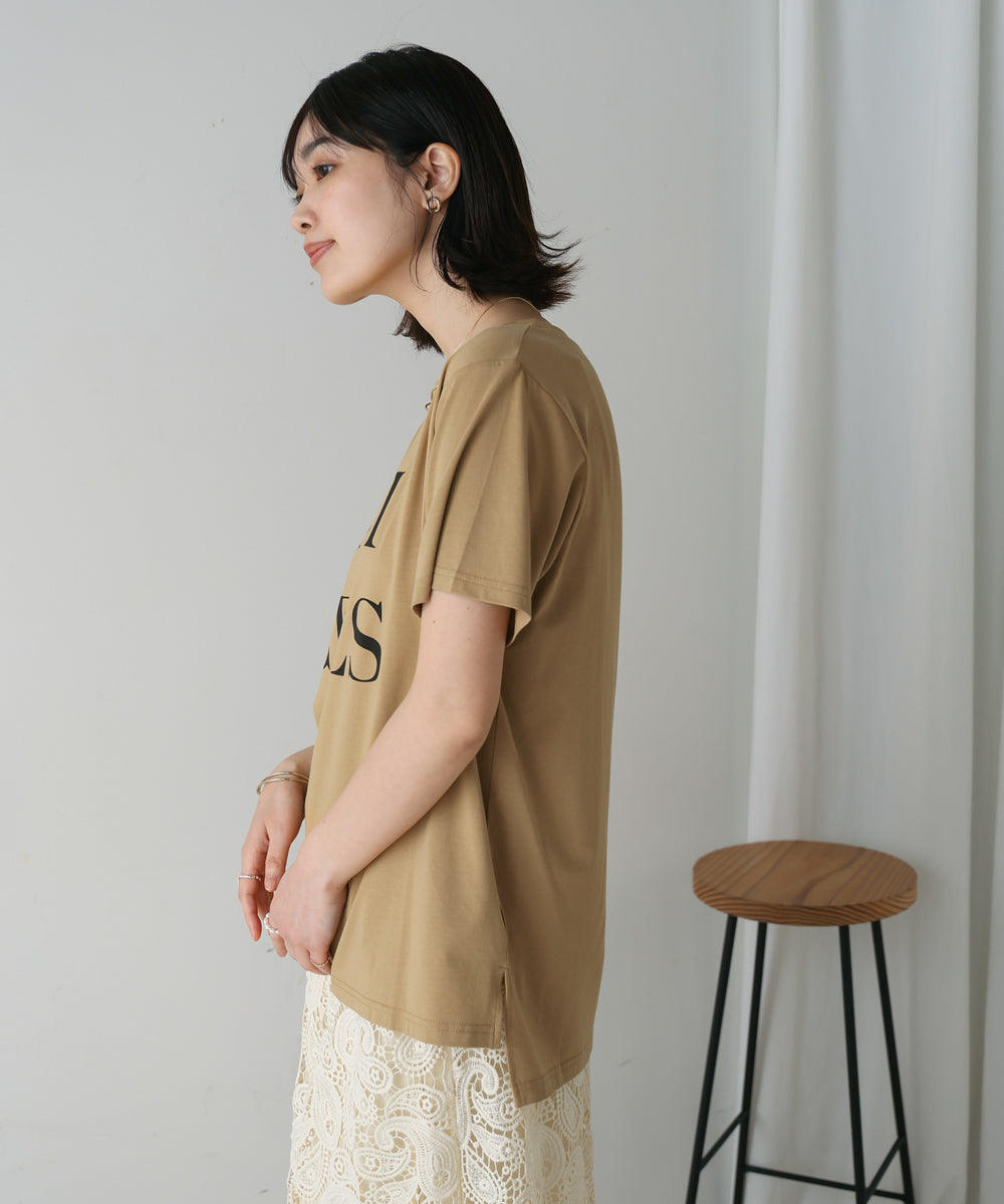 カラーロゴプリントTシャツ