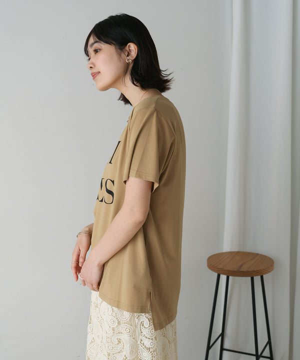 カラーロゴプリントTシャツ