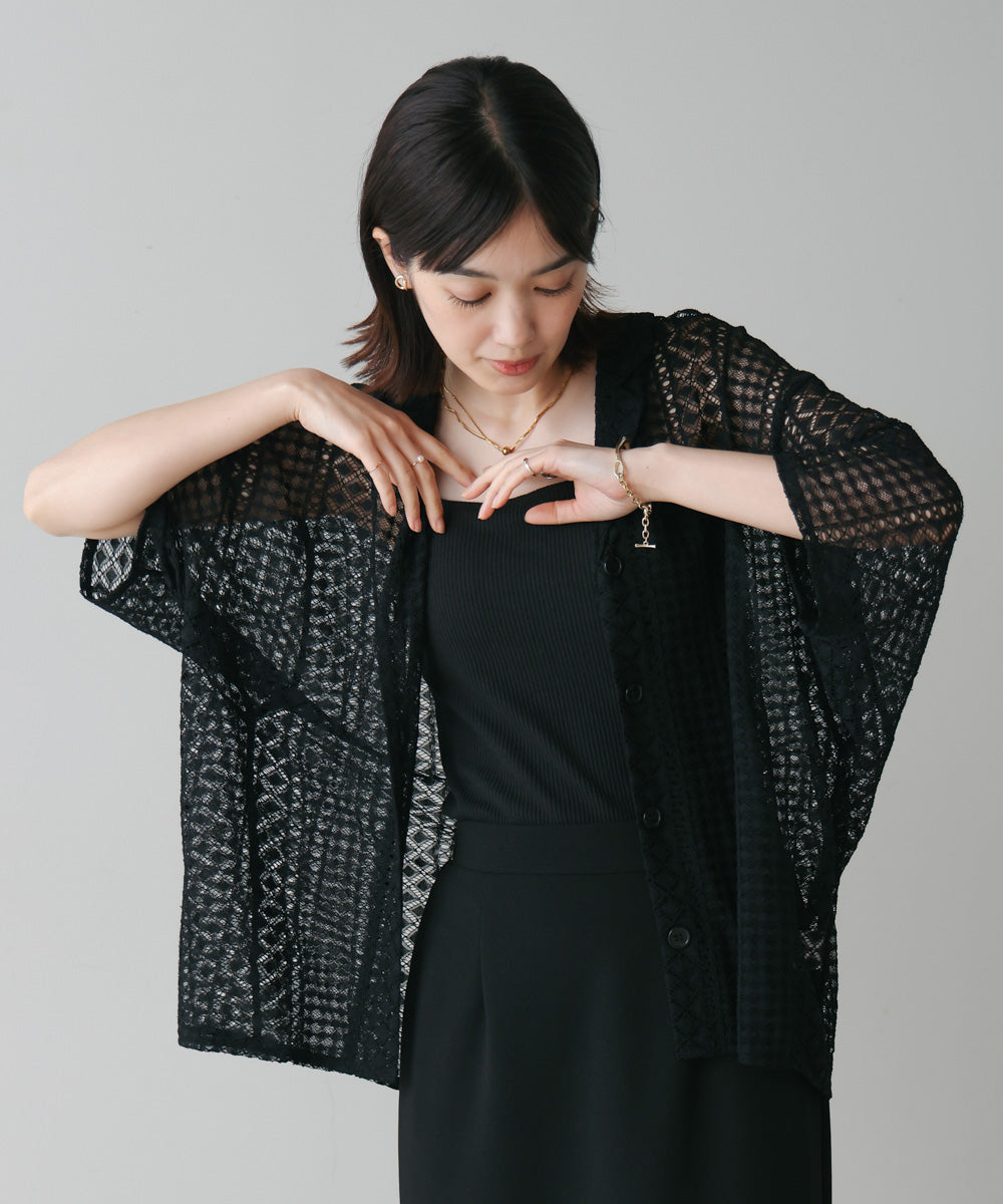 幾何学柄レース半袖シャツ