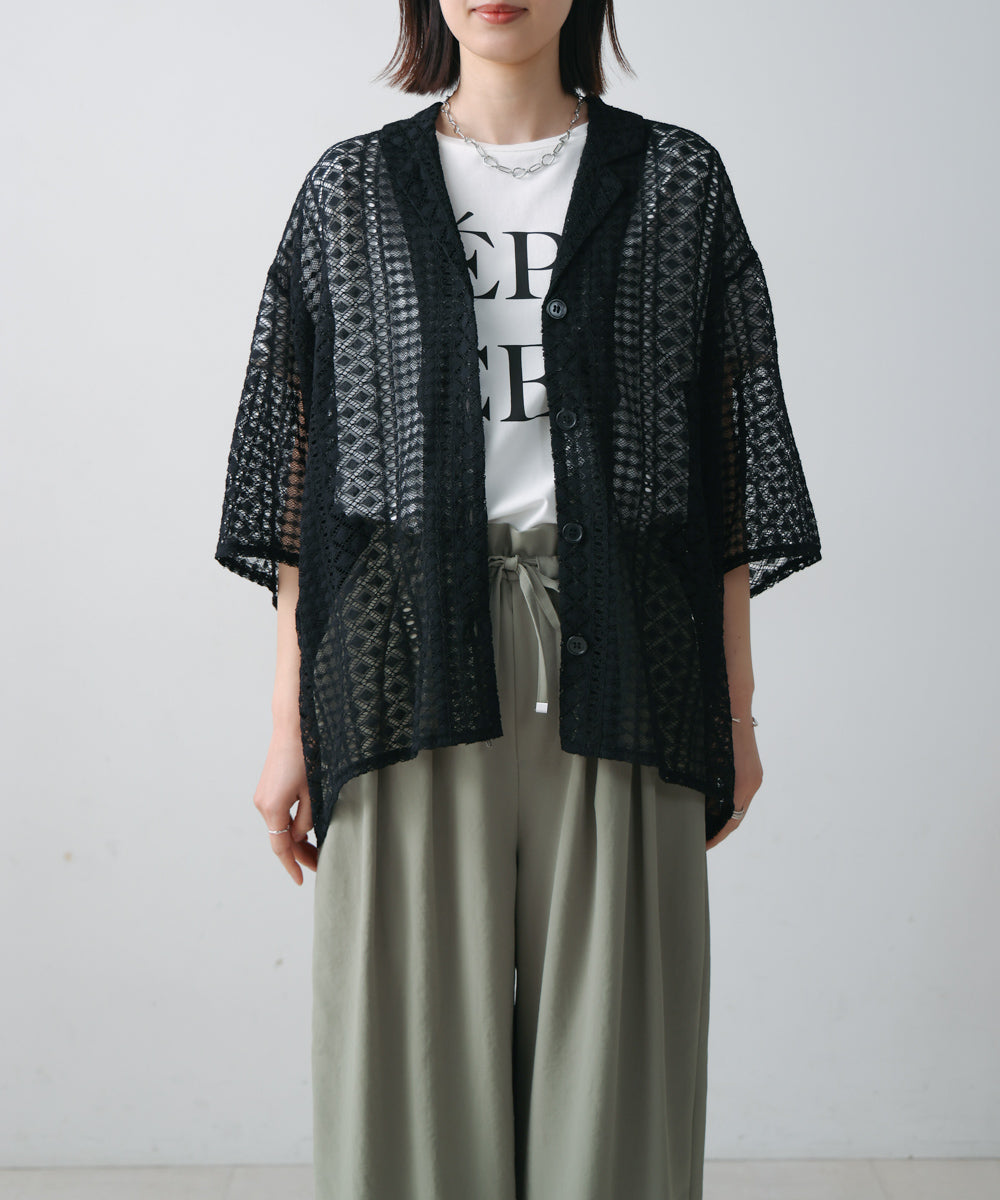 幾何学柄レース半袖シャツ