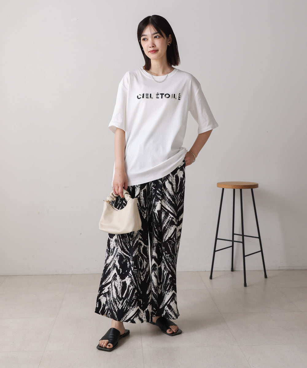 コンパクトスムースビーズ刺繍ロゴTシャツ