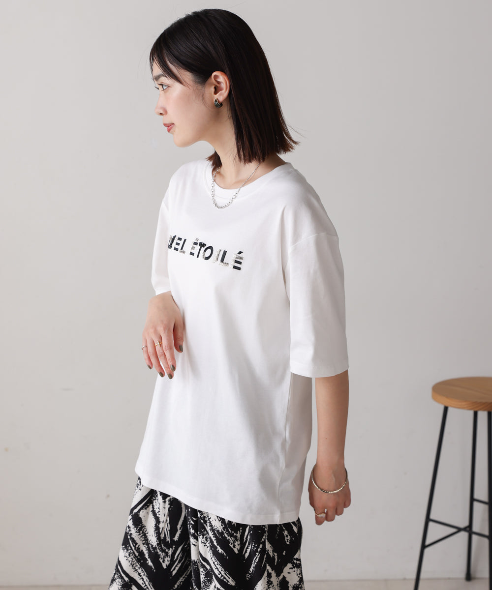 コンパクトスムースビーズ刺繍ロゴTシャツ