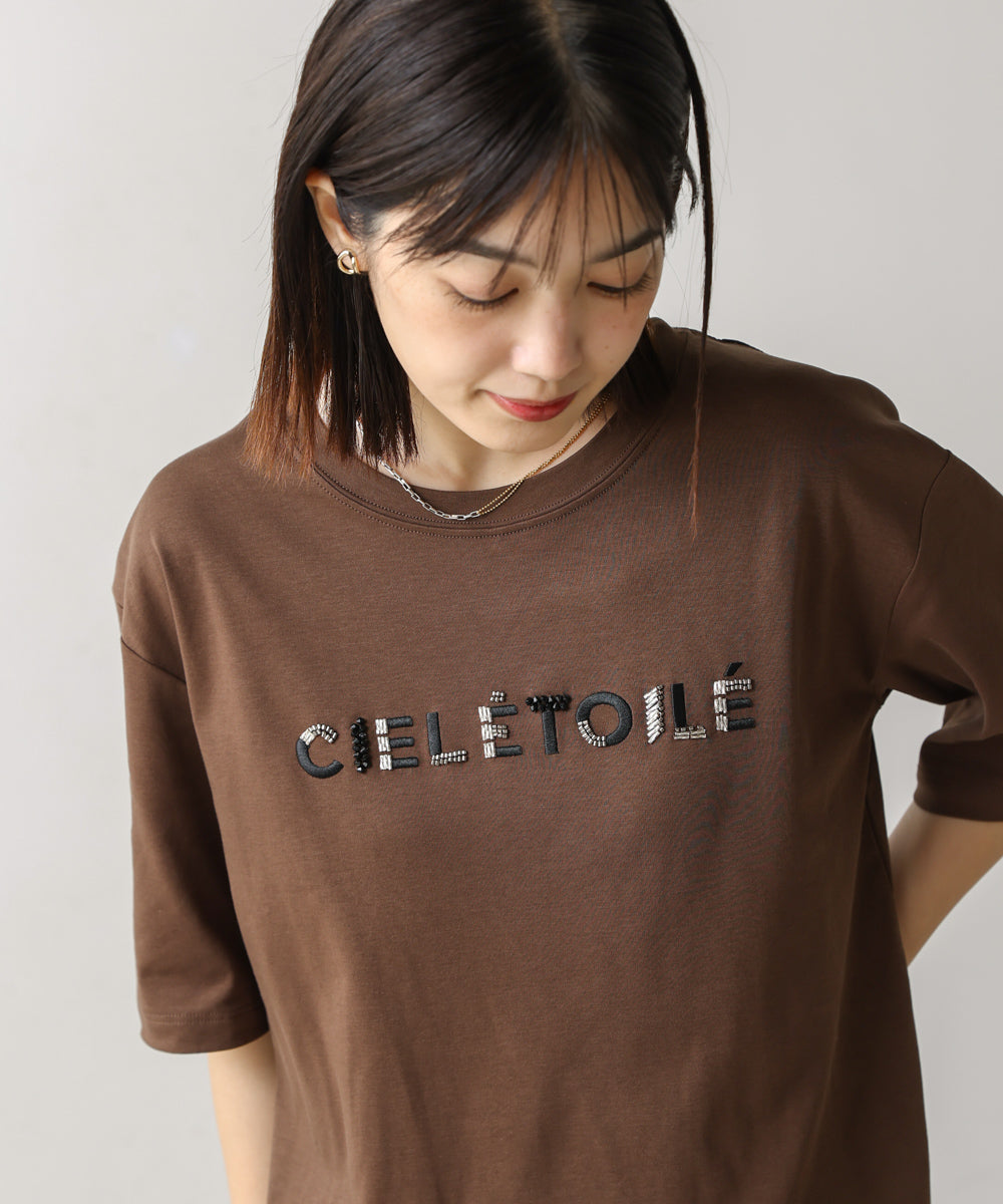 コンパクトスムースビーズ刺繍ロゴTシャツ
