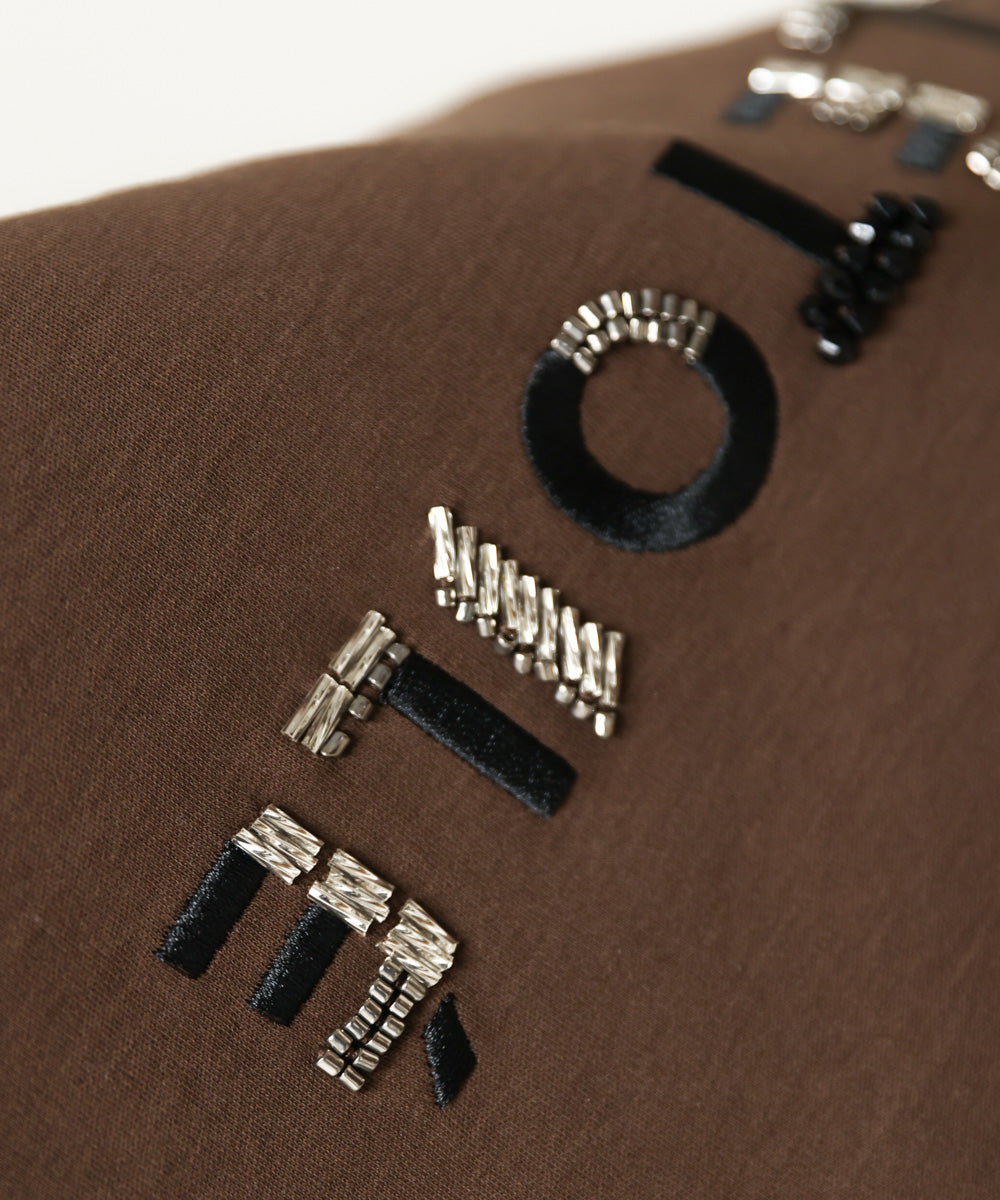 コンパクトスムースビーズ刺繍ロゴTシャツ