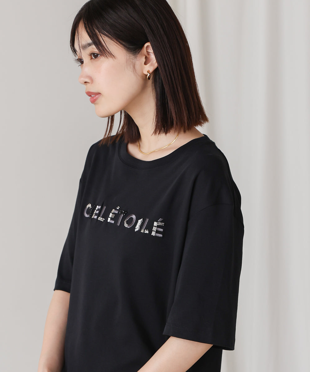 コンパクトスムースビーズ刺繍ロゴTシャツ
