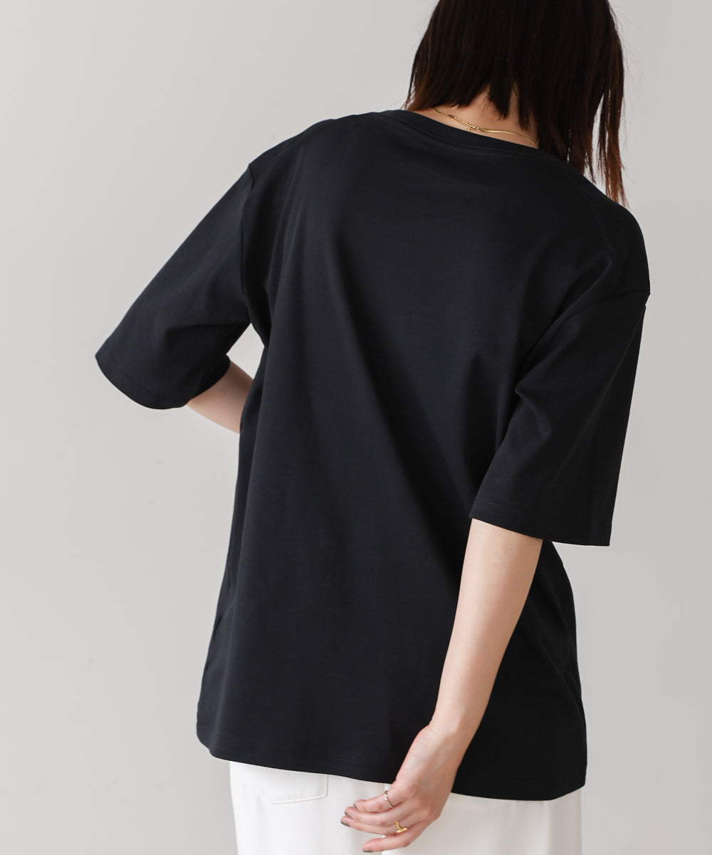 コンパクトスムースビーズ刺繍ロゴTシャツ