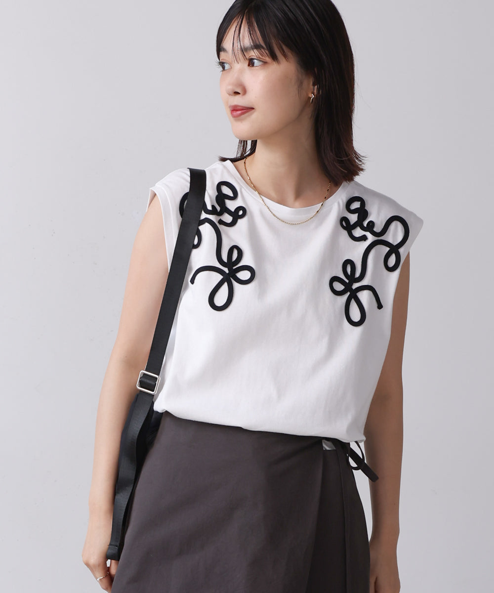 【WEB限定】コード刺しゅうフレンチTシャツ