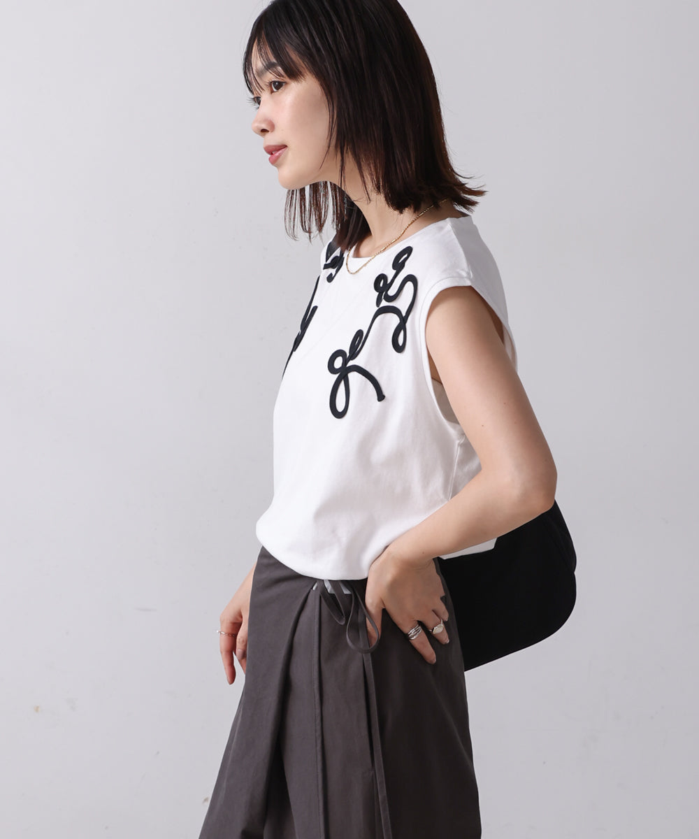 【WEB限定】コード刺しゅうフレンチTシャツ