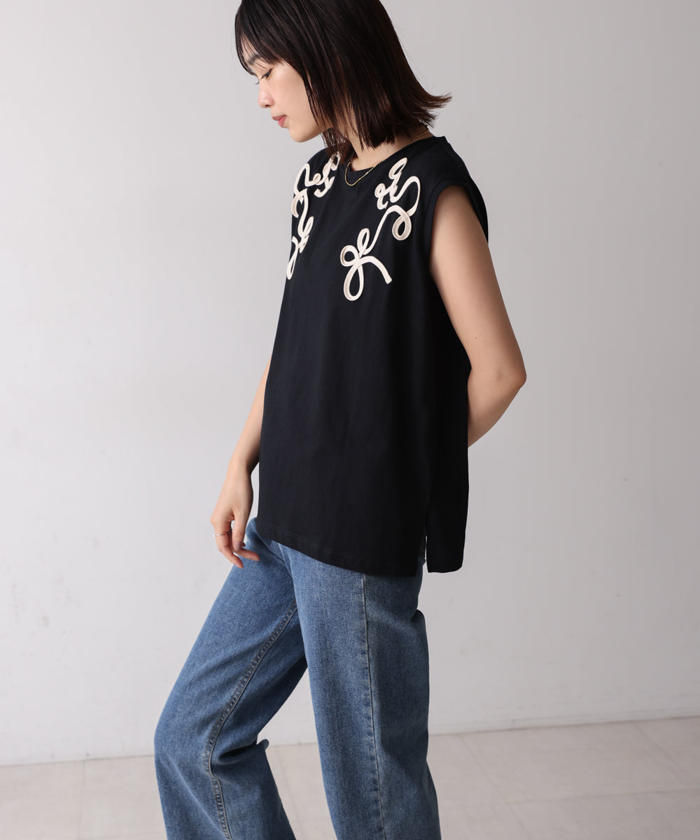 【WEB限定】コード刺しゅうフレンチTシャツ