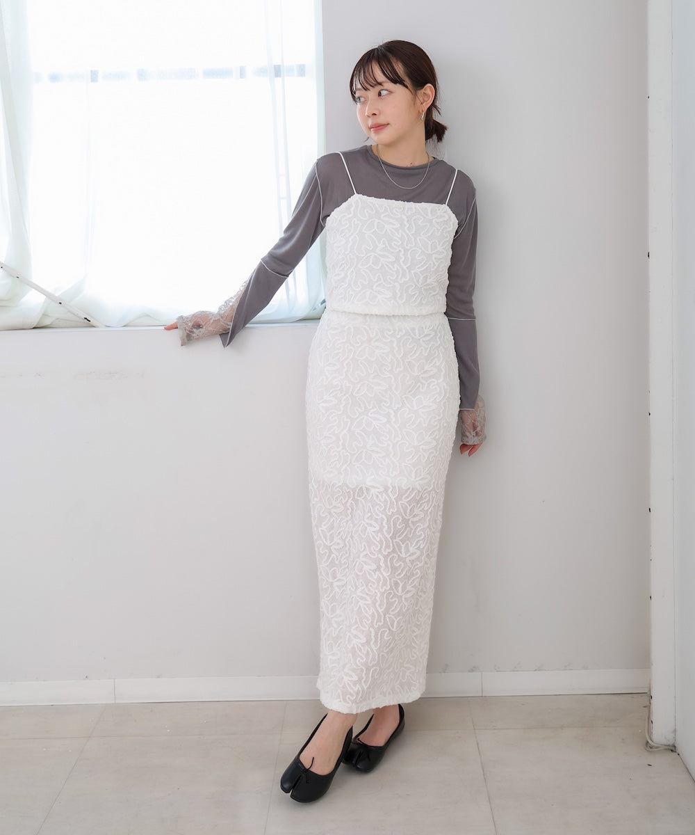 コード刺繍ベロアビスチェ