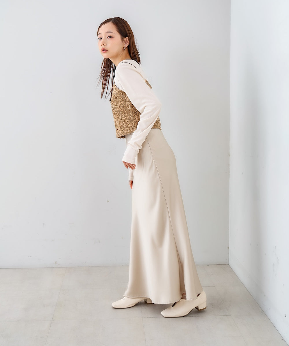 コード刺繍ベロアビスチェ