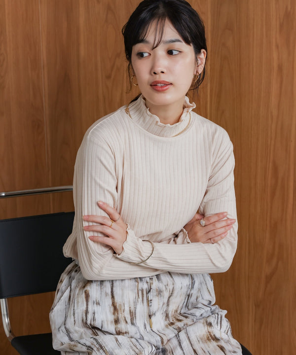 長袖タートルカットソー