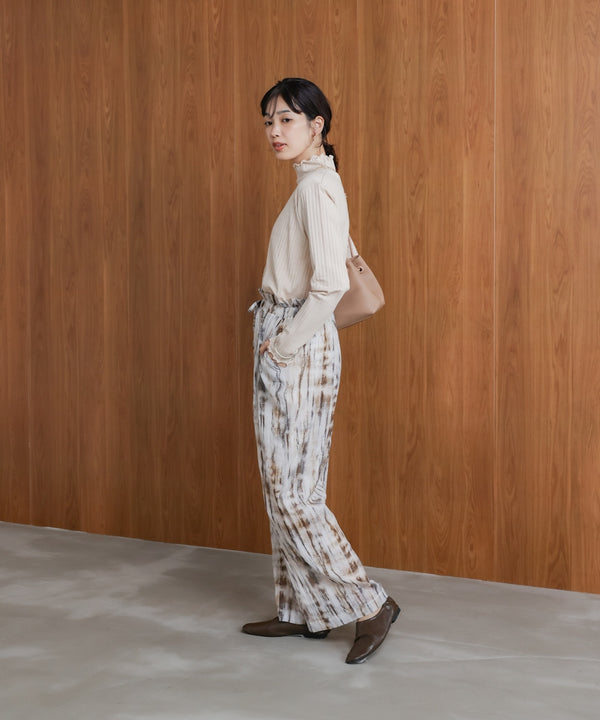 長袖タートルカットソー