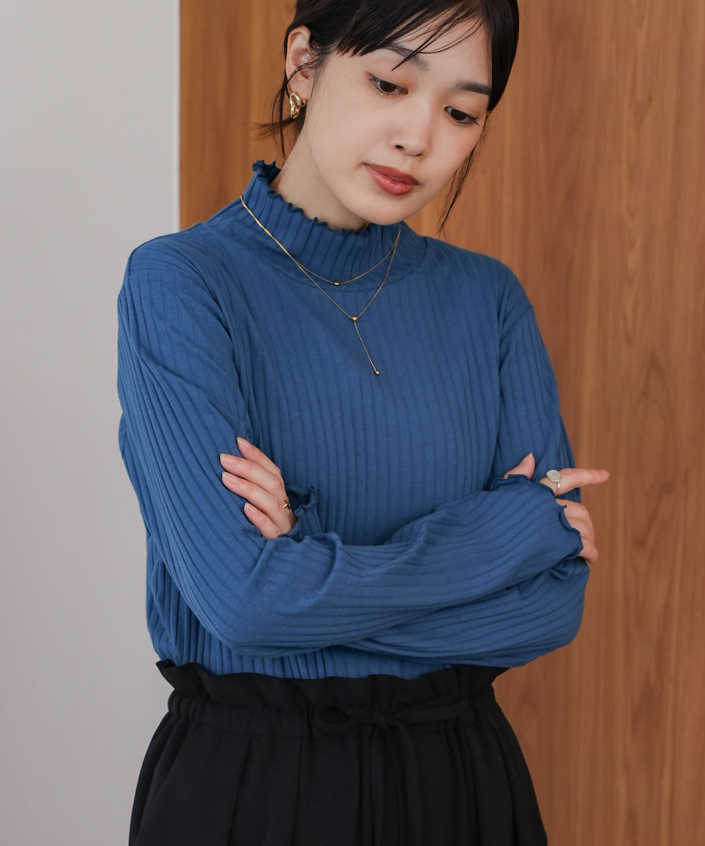 長袖タートルカットソー