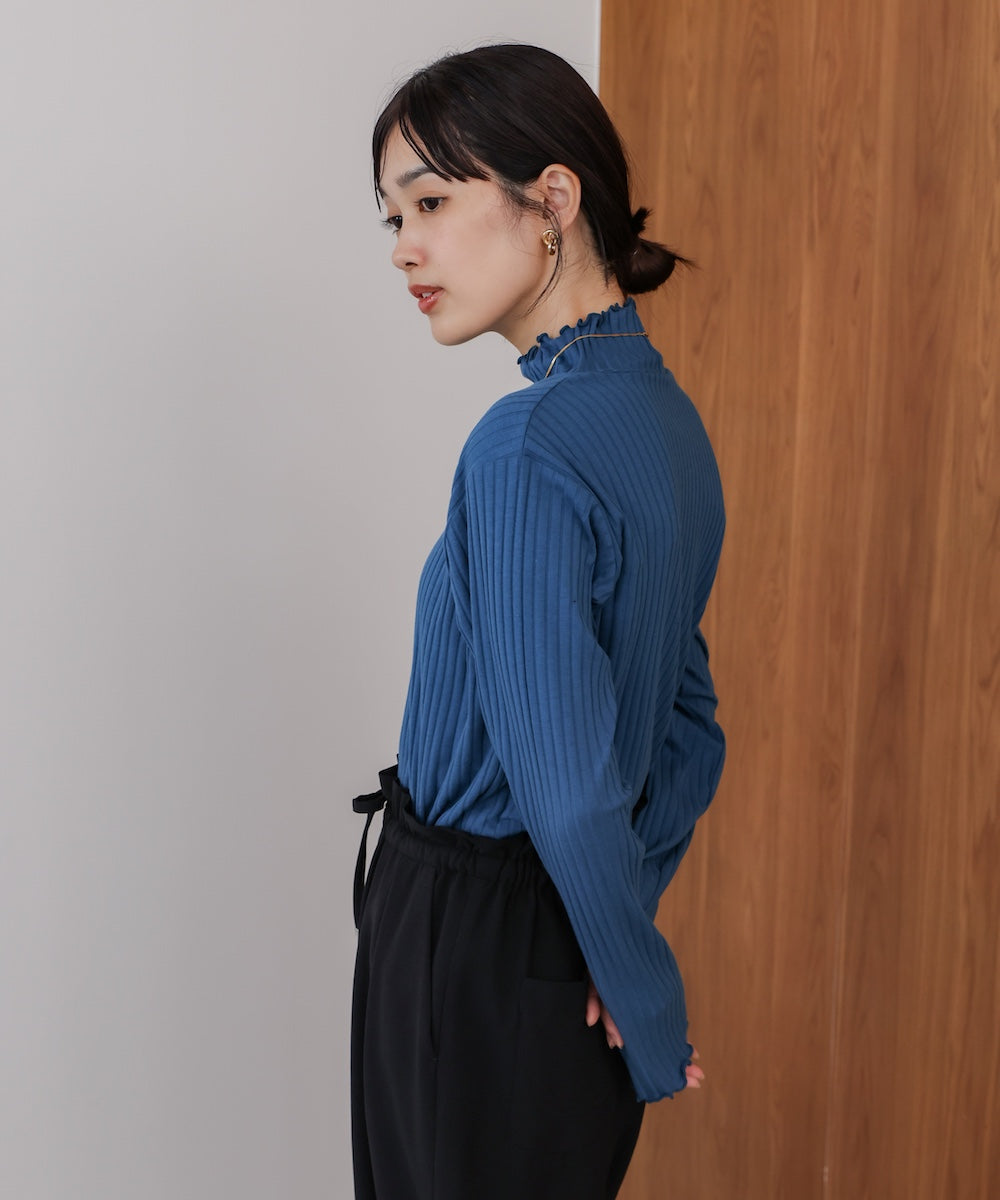 長袖タートルカットソー