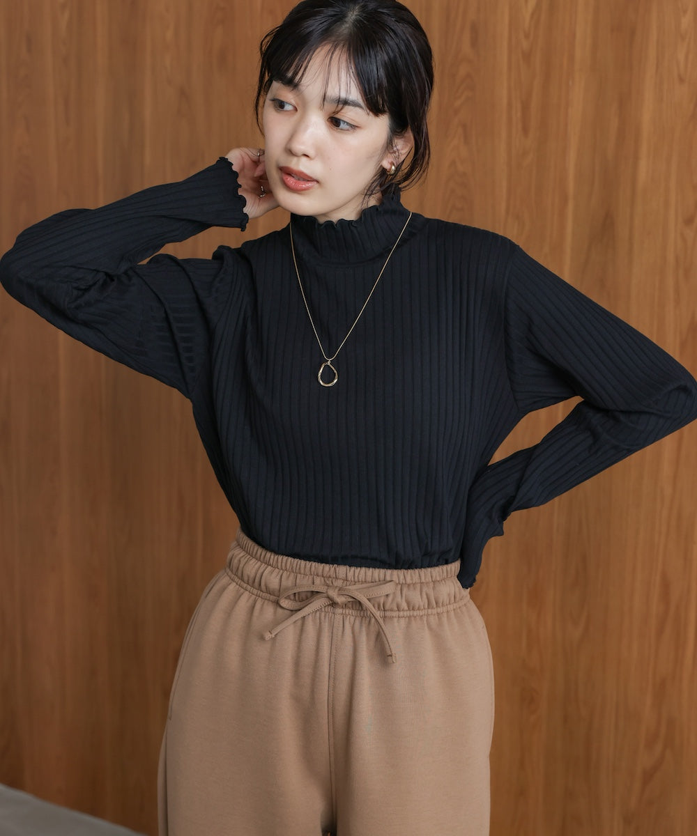 長袖タートルカットソー