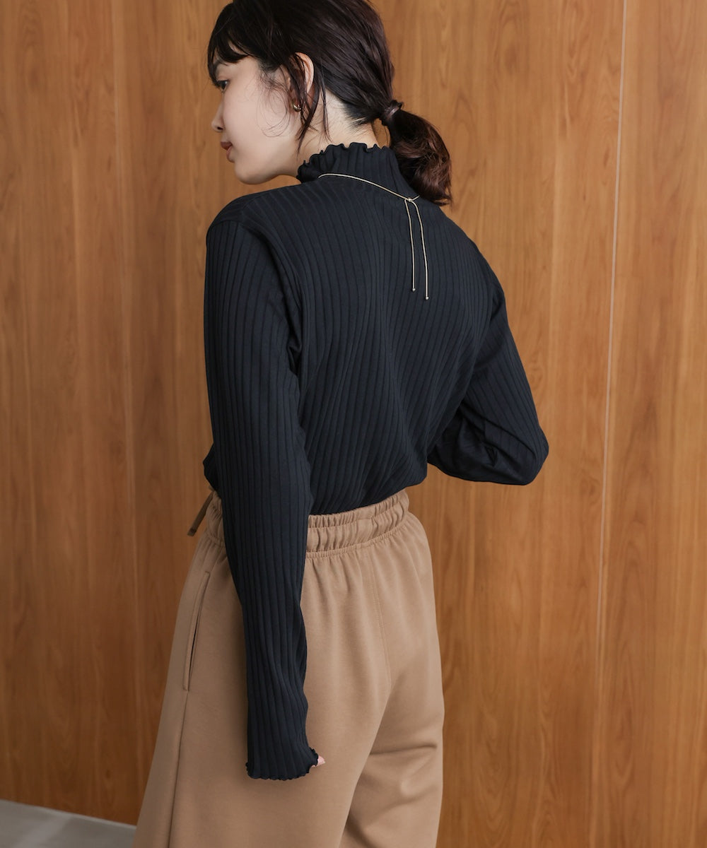 長袖タートルカットソー