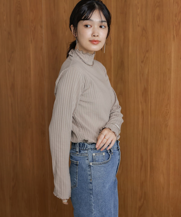 長袖タートルカットソー