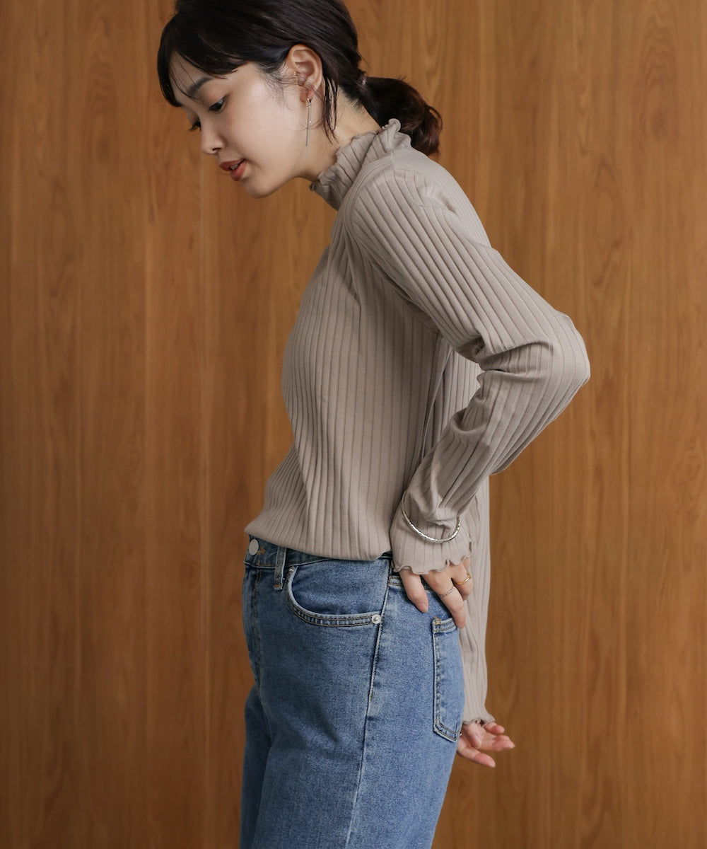 長袖タートルカットソー